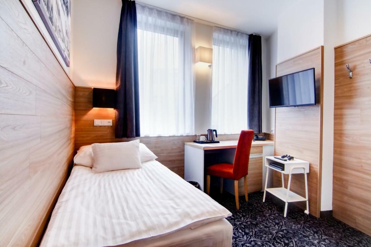 סטרקוניצה Hotel Koflik מראה חיצוני תמונה